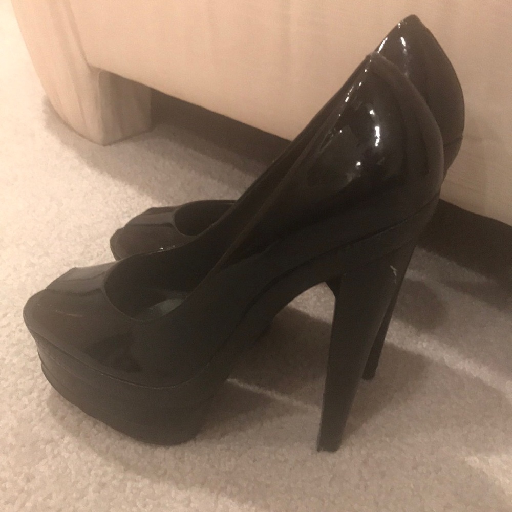 Aldo barely worn platform patent leather shoes